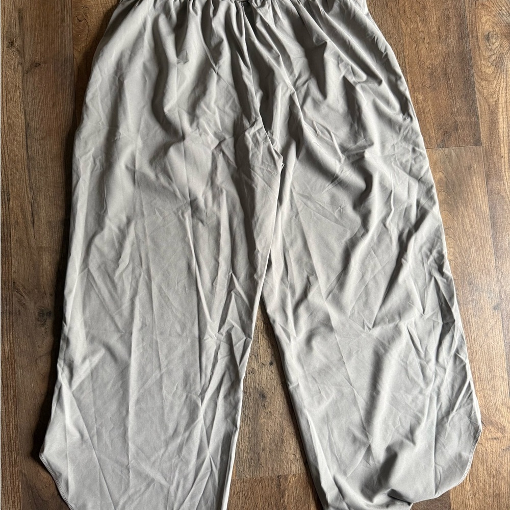 HALARA Wide Leg Cropped Pants in Light Gray - Picture 5 of 6